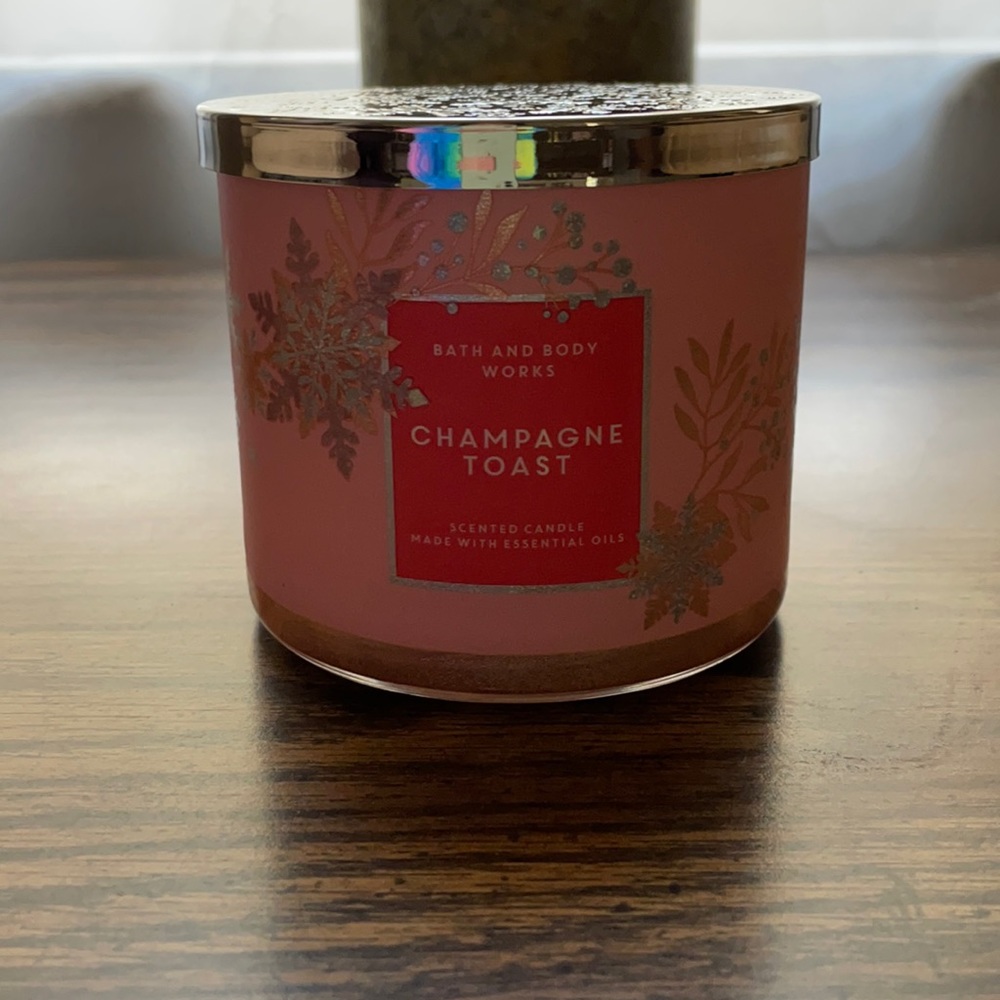 Bath & Body Works Champagne Toast candle
